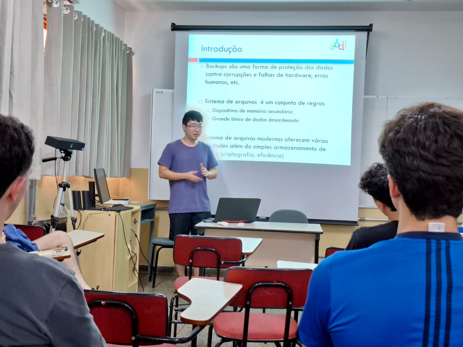 Foto 1 da notícia de título: Alunos fazem apresentação de prévia do Trabalho de Conclusão de curso - TCC, no portal do Grupo de Banco de Dados (GBD) - UNESP/IBILCE - São José do Rio Preto