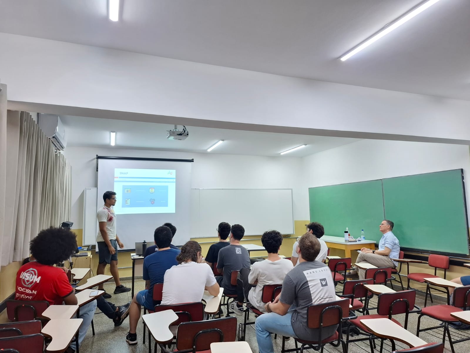 Foto 10 da notícia de título: Reunião com Prof. Dr. Carlos Roberto Valencio , no portal do Grupo de Banco de Dados (GBD) - UNESP/IBILCE - São José do Rio Preto