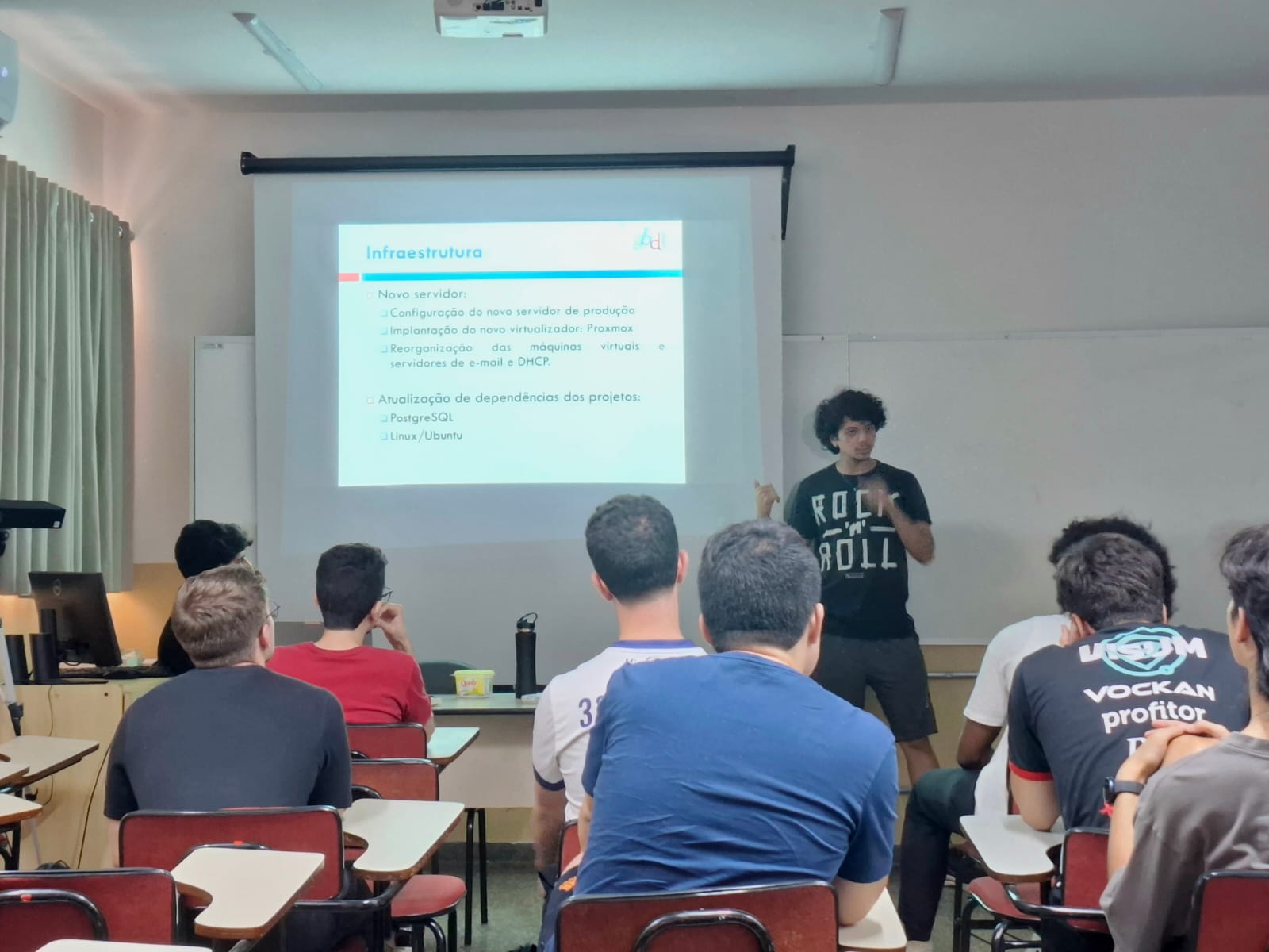 Foto 2 da notícia de título: Reunião com Prof. Dr. Carlos Roberto Valencio, no portal do Grupo de Banco de Dados (GBD) - UNESP/IBILCE - São José do Rio Preto