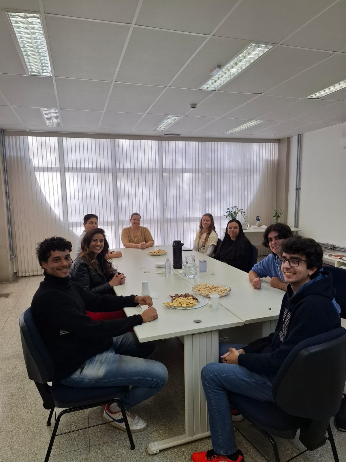 Foto 2 da notícia de título: Reunião com a equipe da Vara da Infância e Juventude para a apresentação do SNAP, no portal do Grupo de Banco de Dados (GBD) - UNESP/IBILCE - São José do Rio Preto