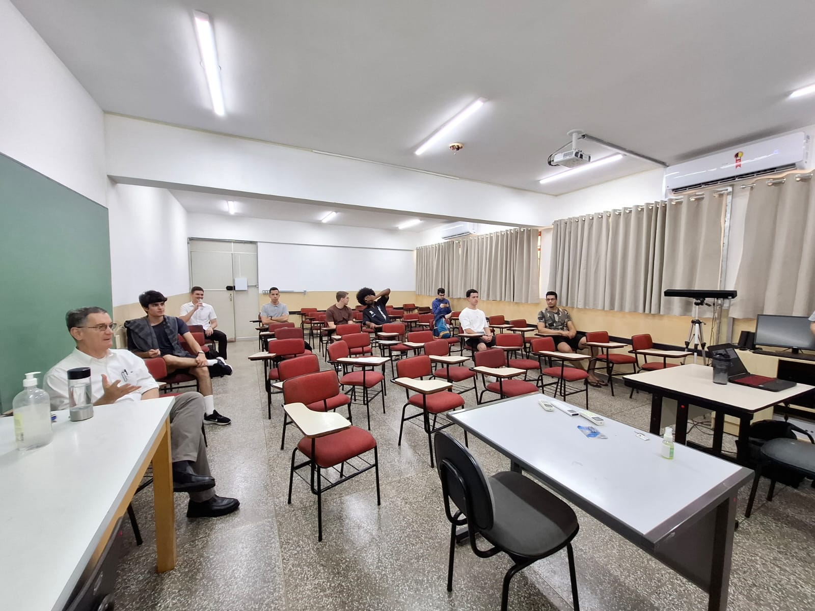 Foto 3 da notícia de título: Apresentação de Trabalho de Conclusão de Curso do aluno Lucas Shinji Yano, no portal do Grupo de Banco de Dados (GBD) - UNESP/IBILCE - São José do Rio Preto