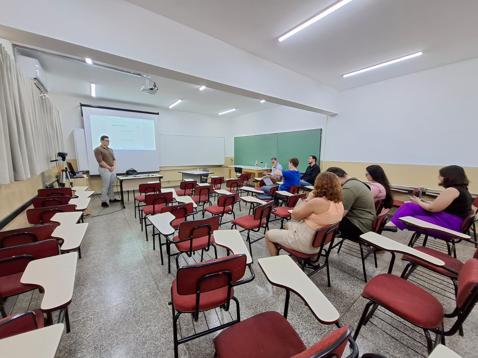 Foto 5 da notícia de título: Apresentação de Trabalho de Conclusão de Curso do aluno Jardel Brandão dos Santos, no portal do Grupo de Banco de Dados (GBD) - UNESP/IBILCE - São José do Rio Preto